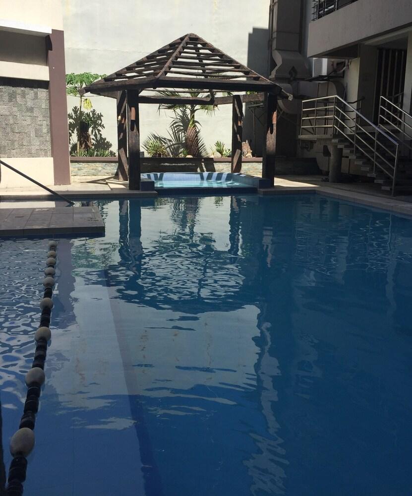 Circle Inn - Iloilo City Center Exterior photo
